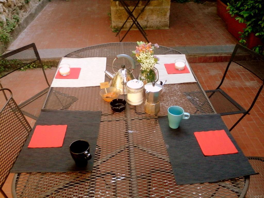 Gassino Torinese Il Cortiletto Dei Capperi Bed & Breakfast エクステリア 写真