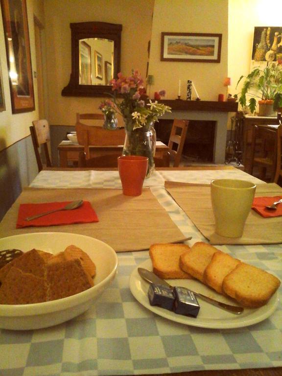 Gassino Torinese Il Cortiletto Dei Capperi Bed & Breakfast エクステリア 写真