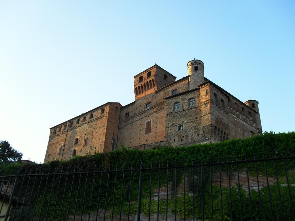Gassino Torinese Il Cortiletto Dei Capperi Bed & Breakfast エクステリア 写真